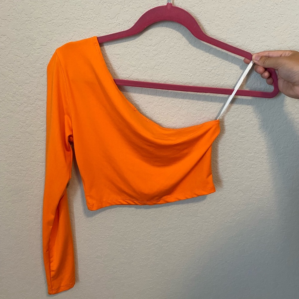 *Never Worn* Shein one shoulder crop top.